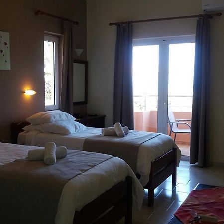 Hotel Mary Platanés Екстериор снимка