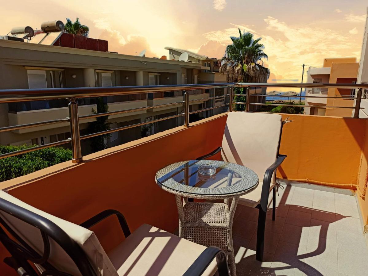 Hotel Mary Platanés Екстериор снимка