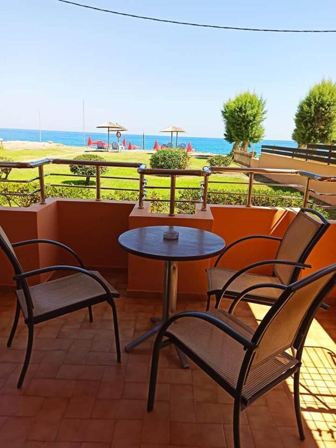 Hotel Mary Platanés Екстериор снимка