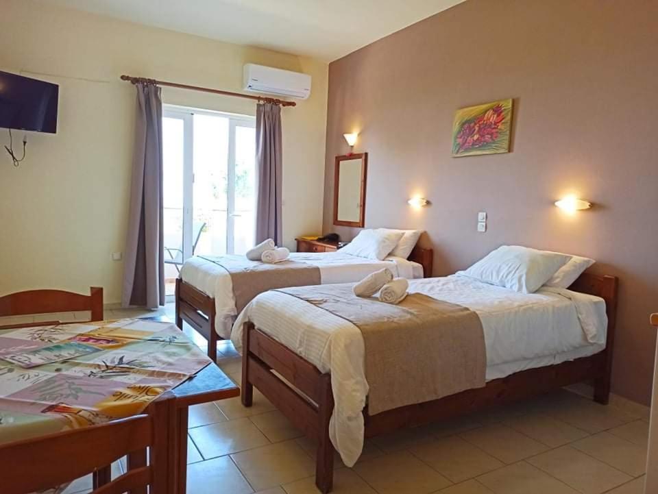 Hotel Mary Platanés Екстериор снимка