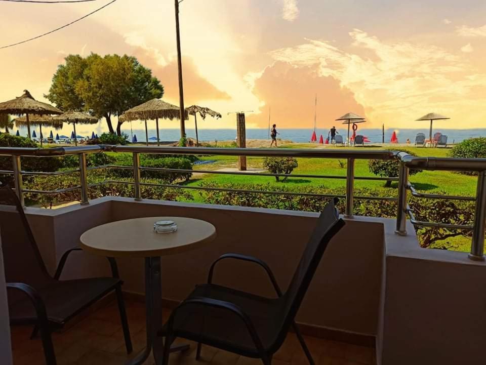 Hotel Mary Platanés Екстериор снимка