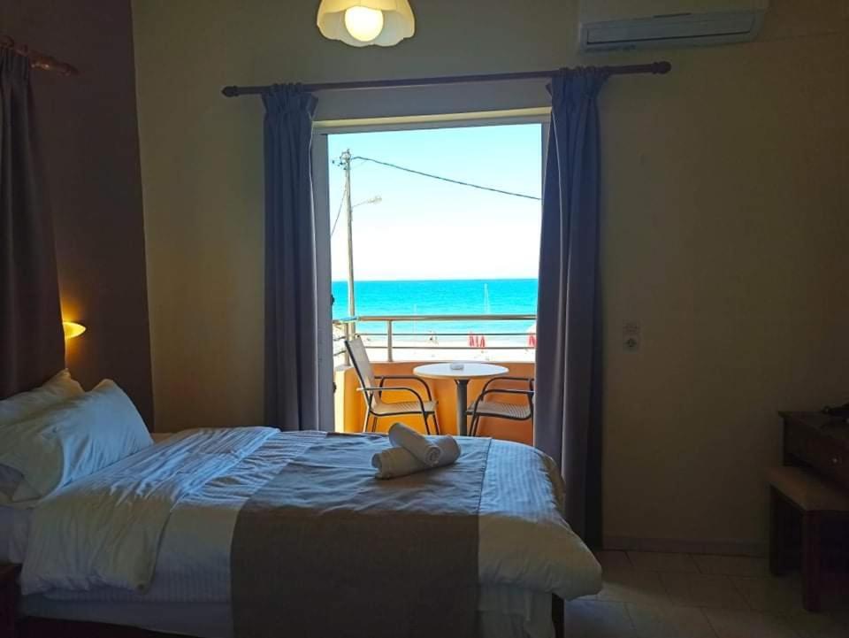 Hotel Mary Platanés Екстериор снимка