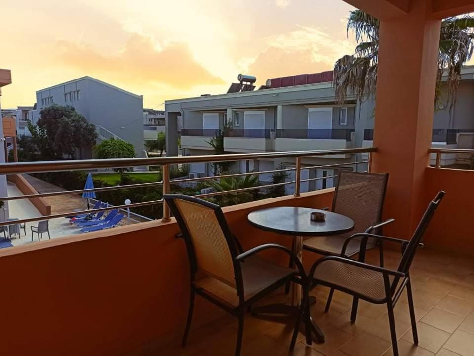 Hotel Mary Platanés Екстериор снимка