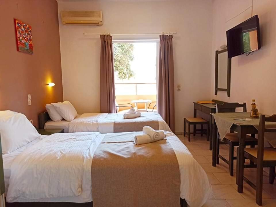 Hotel Mary Platanés Екстериор снимка