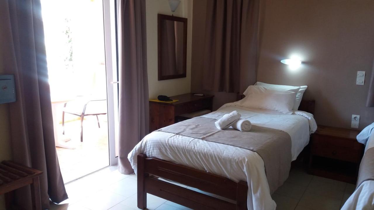 Hotel Mary Platanés Екстериор снимка
