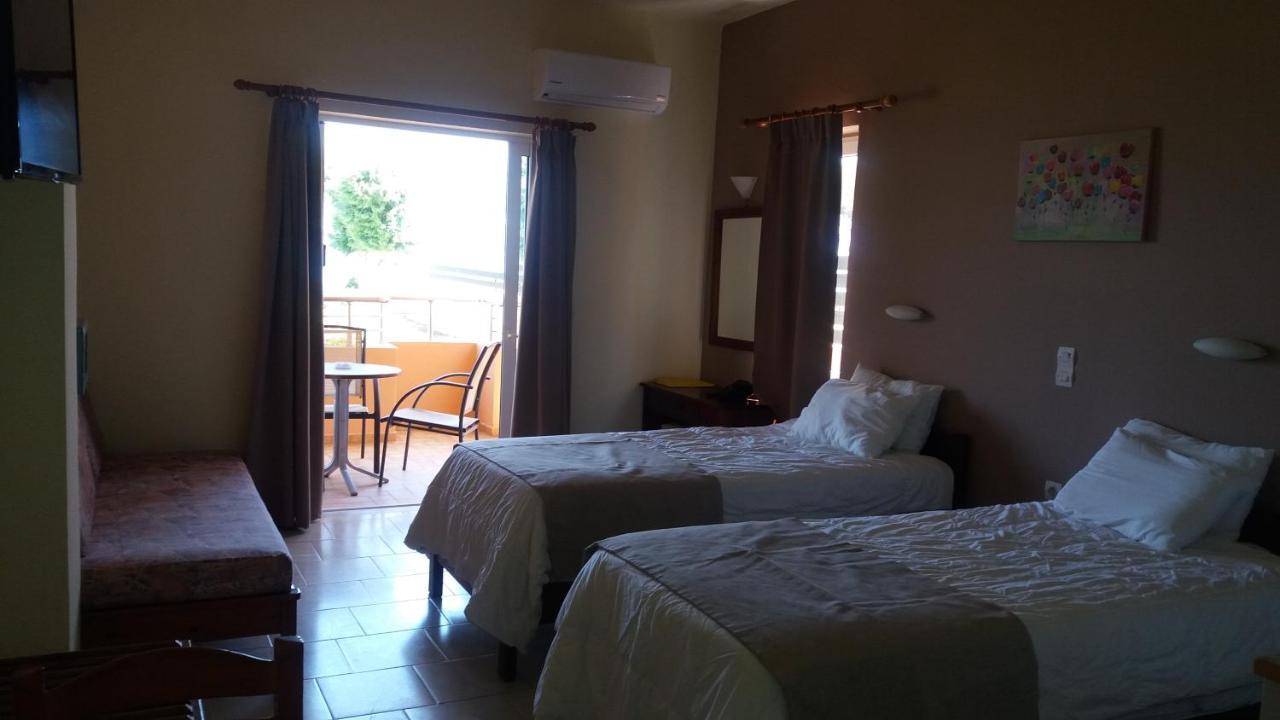 Hotel Mary Platanés Екстериор снимка