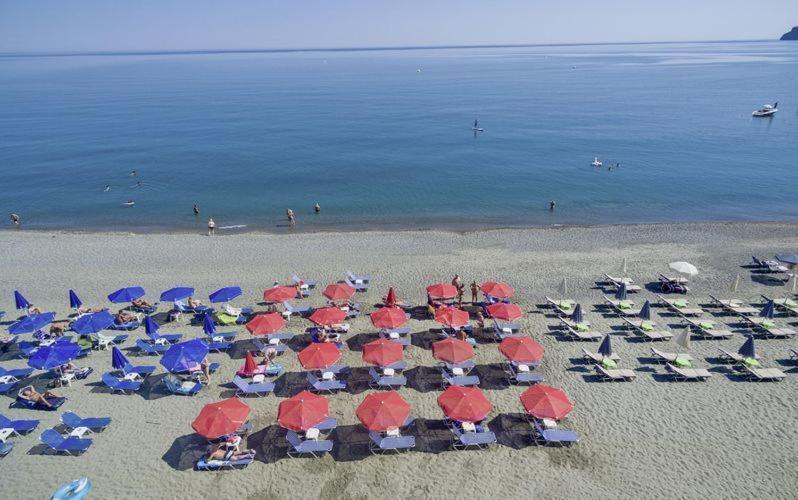 Hotel Mary Platanés Екстериор снимка