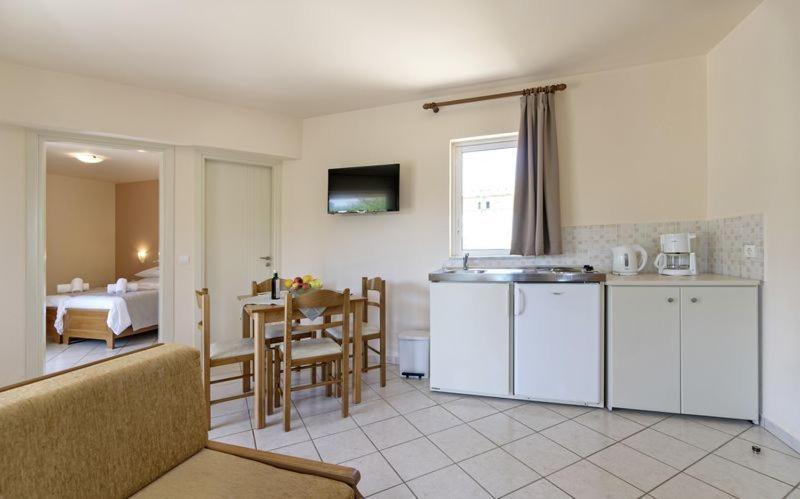 Hotel Mary Platanés Екстериор снимка