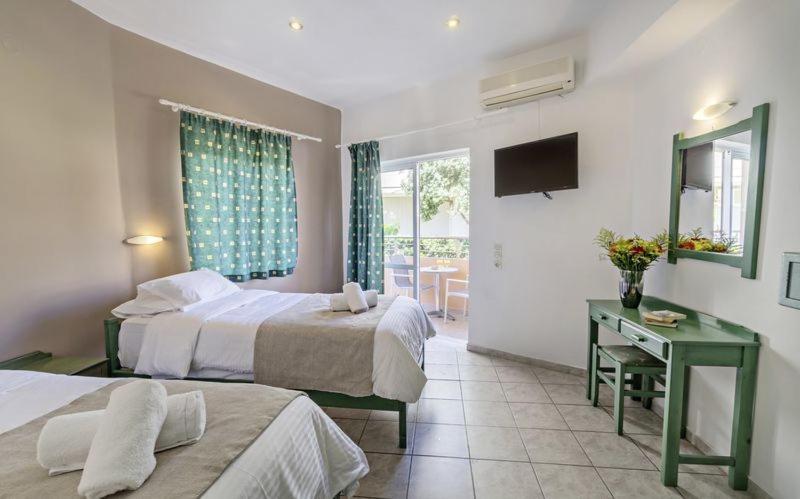 Hotel Mary Platanés Екстериор снимка